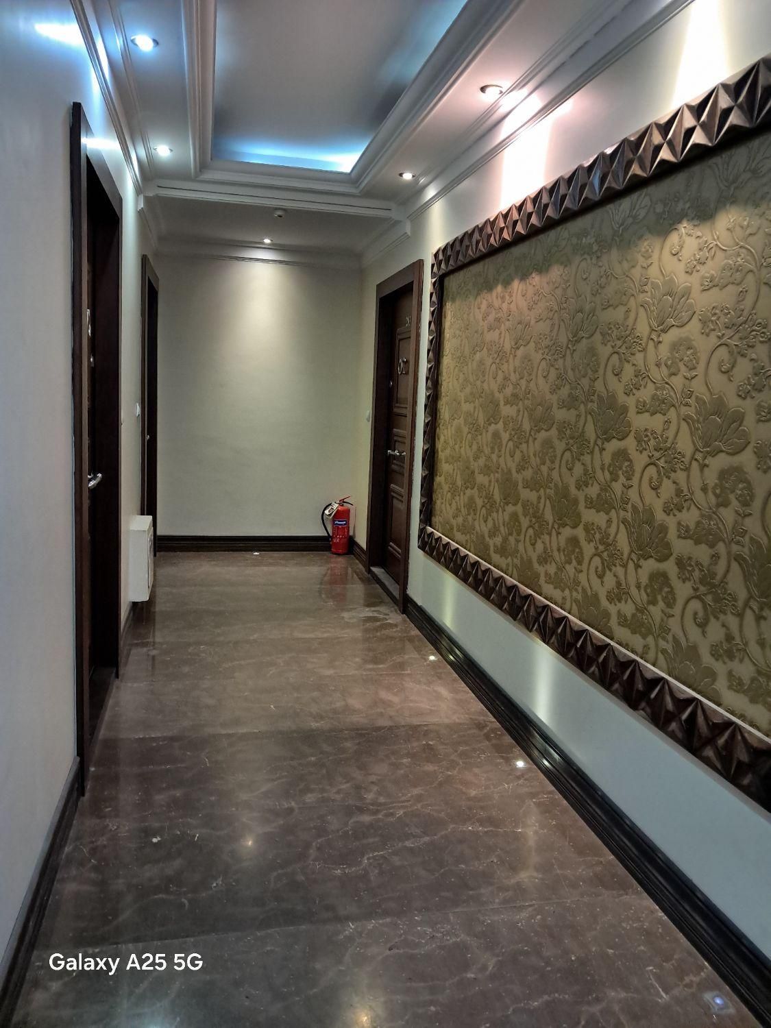 تصویر ۱۱ از آپارتمان مبله ۷۵م ۱خ نوساز اوین ،ولنجک،نمایشگاه